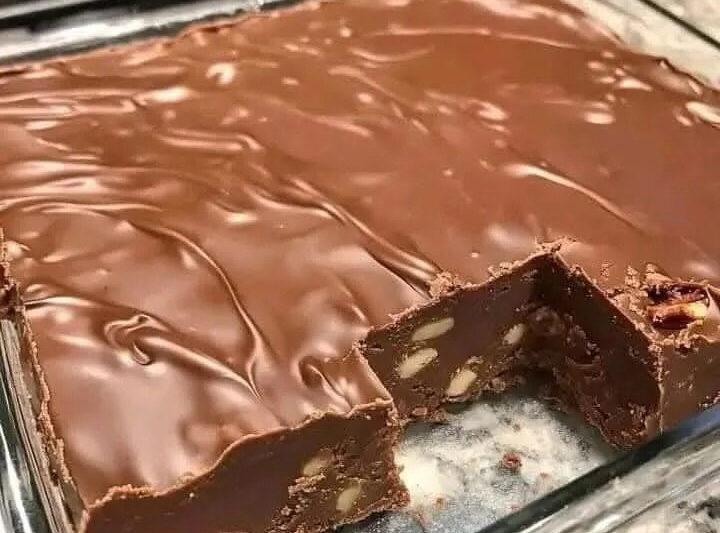 5-Minute Creamy Chocolate Fudge