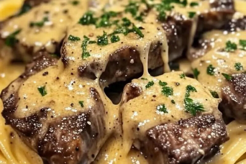 Creamy Parmesan Pasta with Garlic Steak – A Luxurious Comfort Dish