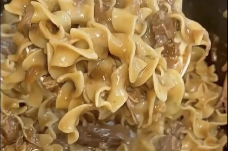 Crockpot Beef and Noodles – Easy Slow Cooker Comfort Food Recipe
