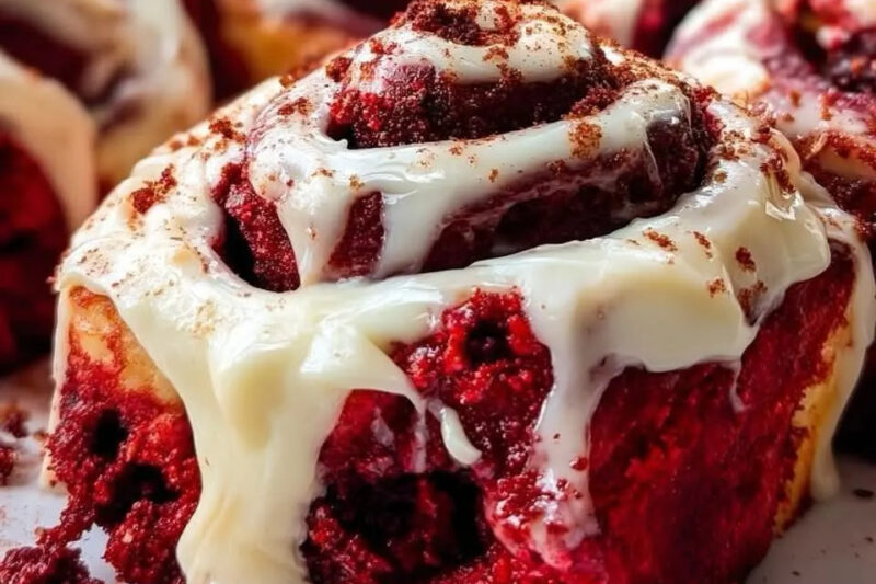 Red Velvet Cinnamon Rolls with Cream Cheese Glaze – Irresistibly Soft & Decadent