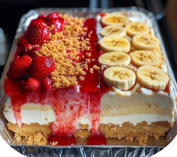 Strawberry Crunch Cheesecake & Banana Pudding Cheesecake – The Ultimate Viral Dessert Duo