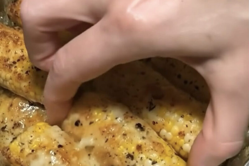 Cheesy Garlic Butter Corn on the Cob Recipe